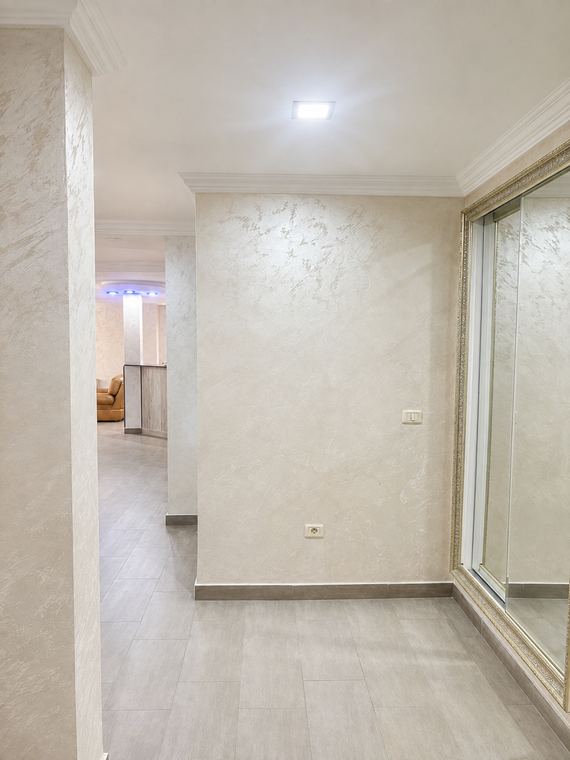 Vorraum der Ankleide, Glastür zur Galerie